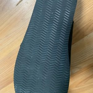 Black Fuzzy Insulated Slipped Boots Size 8 *WORN ONCE*